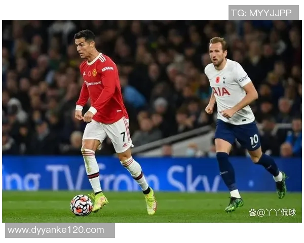 曼联在英超对阵热刺的比赛中遗憾落败,球队状态堪忧 曼联在英超对阵热刺的比赛中遗憾落败,球队状态堪忧